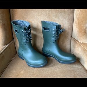 Bogs green Amanda Plush insulated rain boot size 8